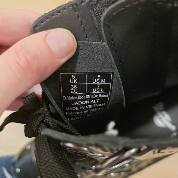 Dr. Martens Women's Black Leather Jadon Toe Gaurd Platform Lace Up Boots Size 7 - Picture 10 of 11